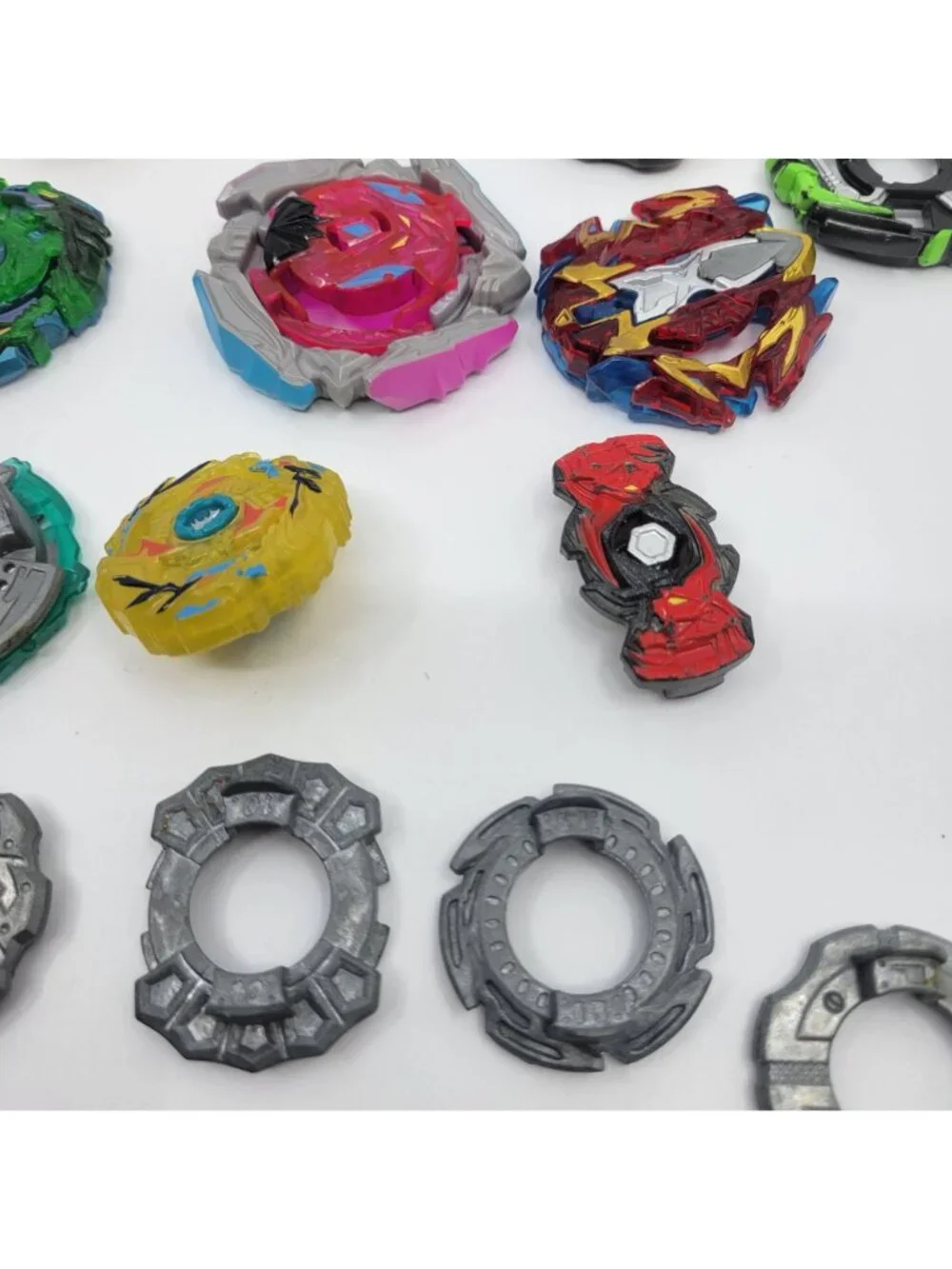 BEYBLADE Takara Tomy Huge Bulk Lot of 32 Pieces Metal